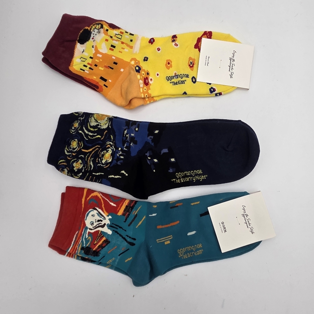 Pick 1 Pair - Famous Paintings Socks The Scream The Kiss Starry Night